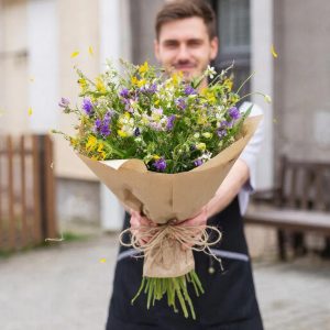 Главная 12 Цветы с доставкой – как современный сервис превращает подарок в незабываемый сюрприз