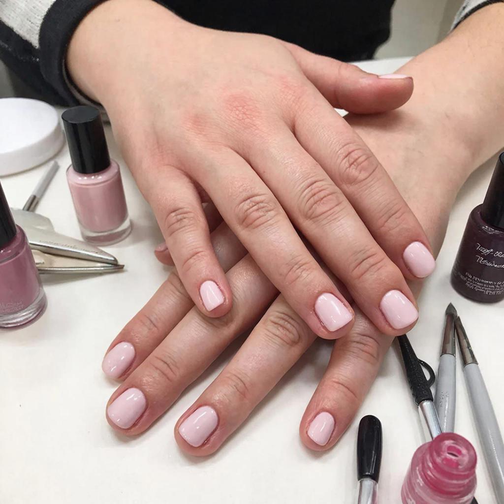 Runail Professional: От Трендов к Триумфу в Мире Ногтевого Сервиса